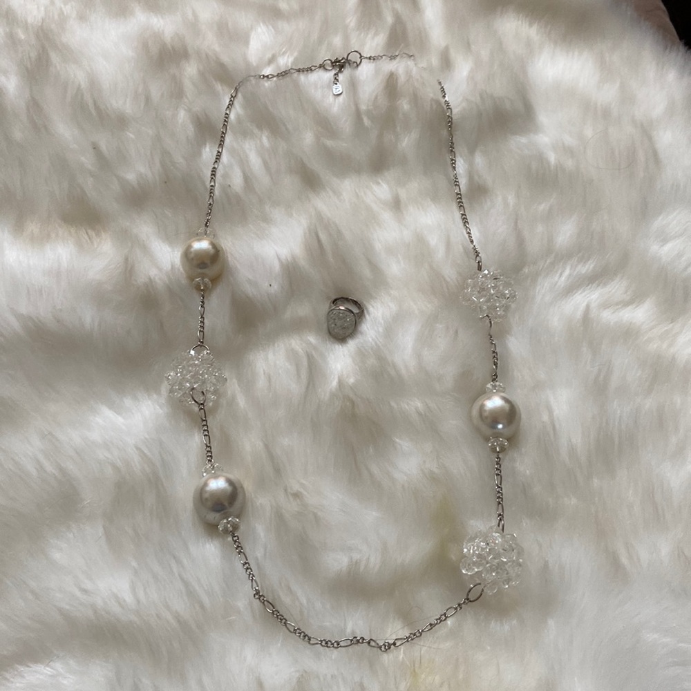 Beautiful white and crystal rose necklace and ring set